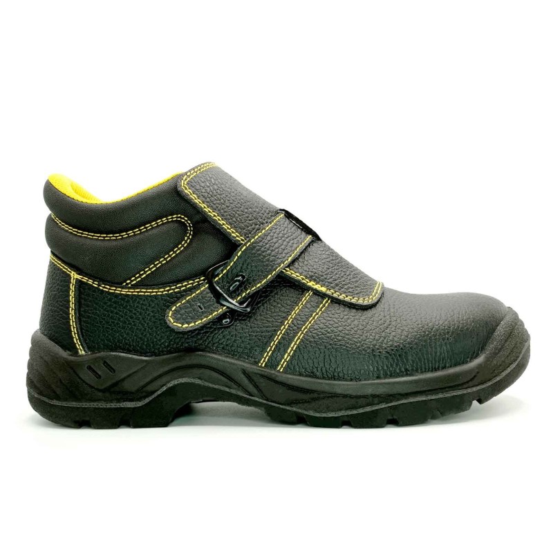 DETROIT S3 SRC | CALZADO | DESCRIPCION DE LOS COMPONENTES: • CORTE: Piel grabada repelente al agua, de color negra. • CUELLO:...